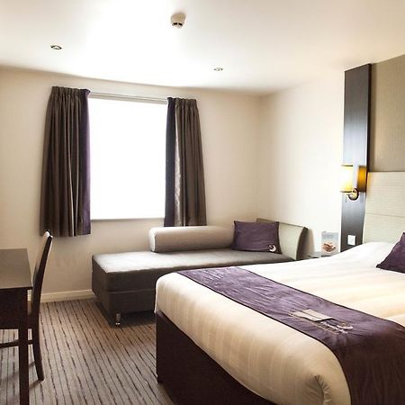 Premier Inn Inverness East Екстер'єр фото