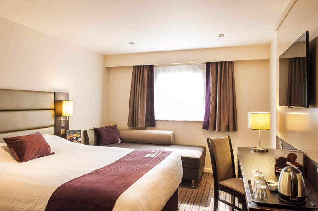 Premier Inn Inverness East Номер фото