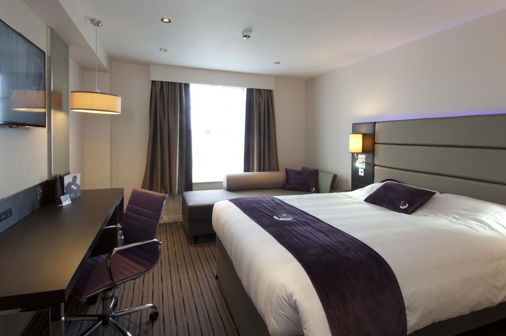 Premier Inn Inverness East Номер фото