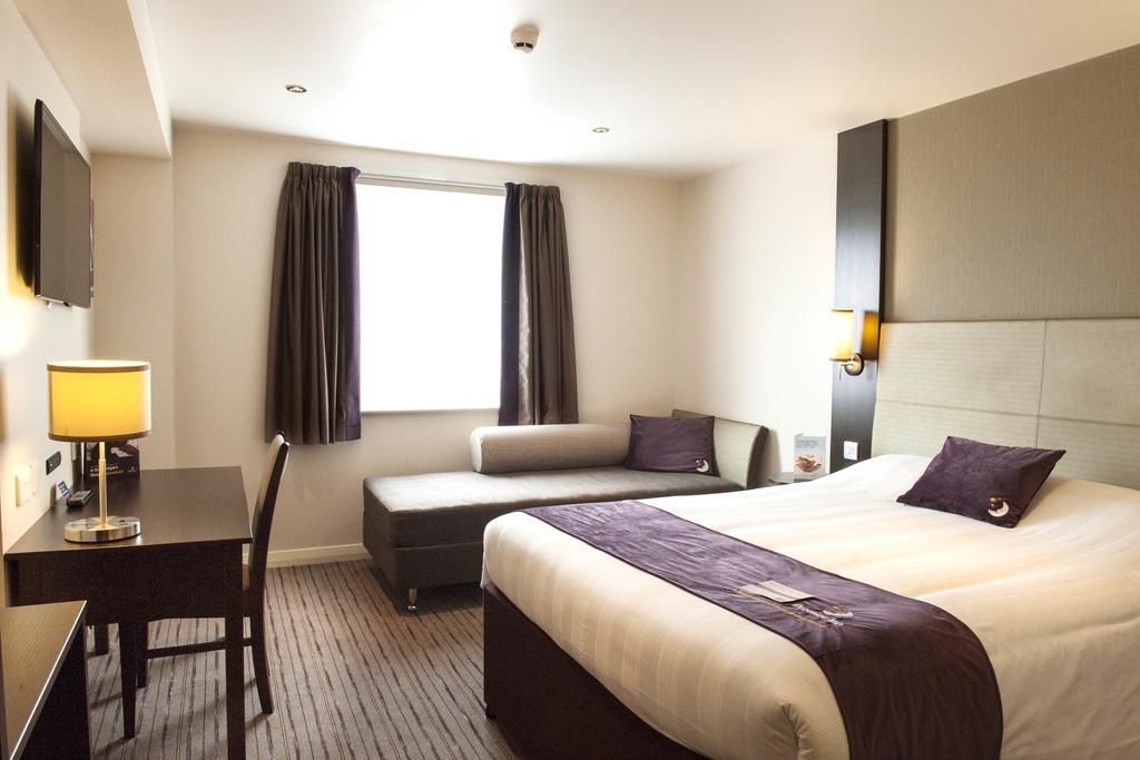 Premier Inn Inverness East Екстер'єр фото