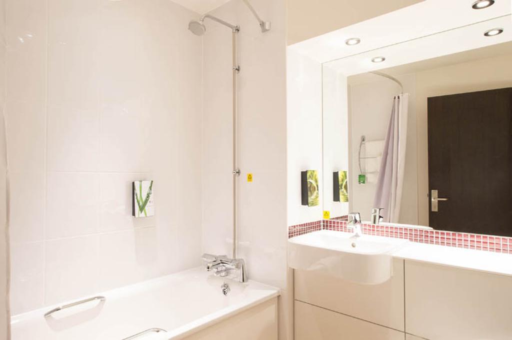 Premier Inn Inverness East Екстер'єр фото