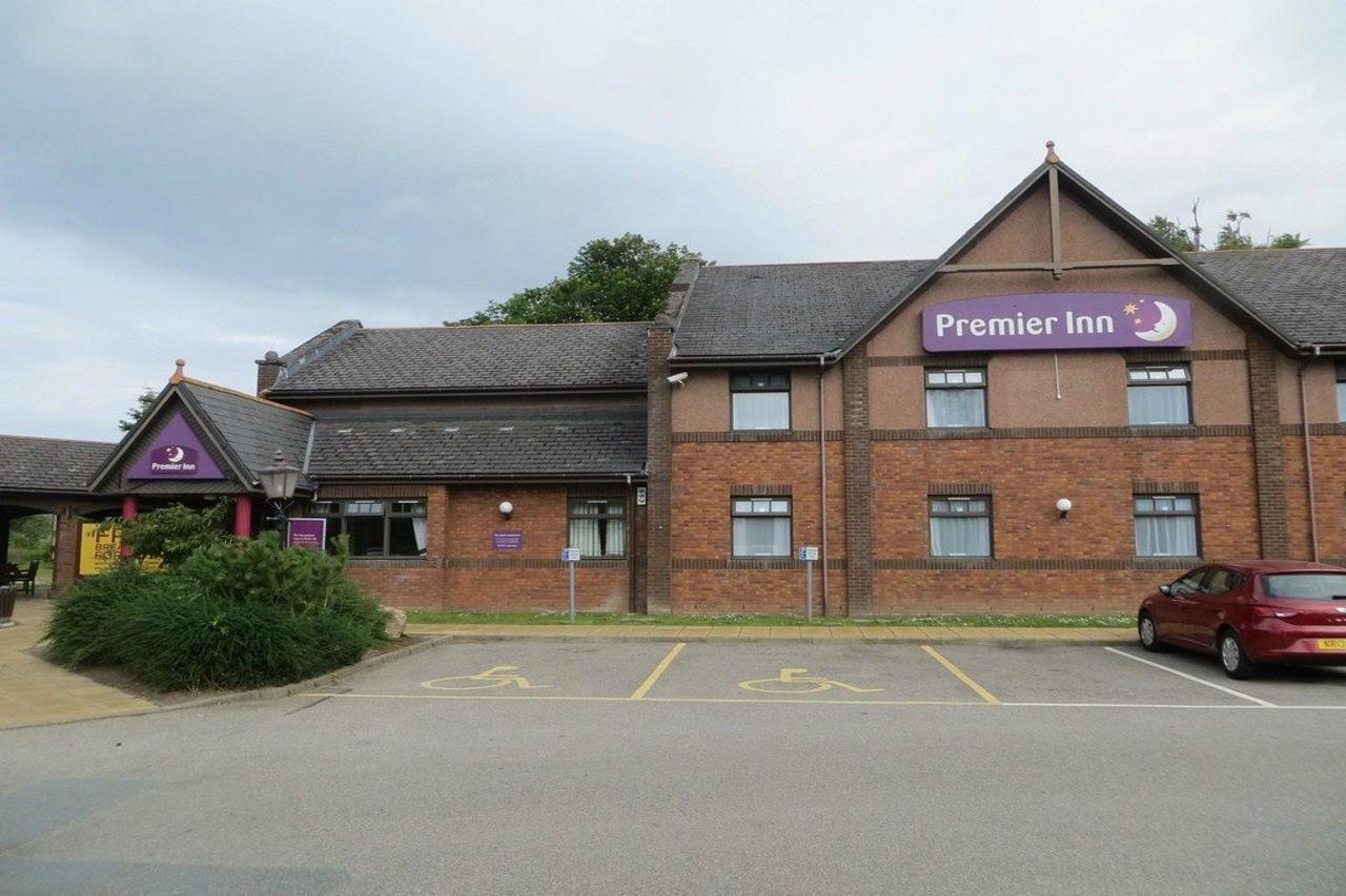 Premier Inn Inverness East Екстер'єр фото