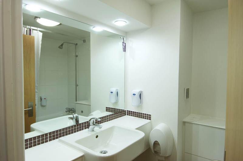 Premier Inn Inverness East Екстер'єр фото