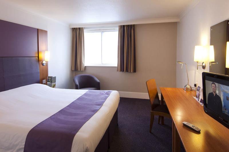 Premier Inn Inverness East Екстер'єр фото